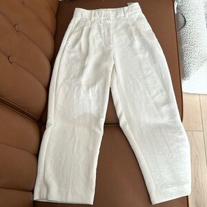 Aritzia Effortless Crop Pant